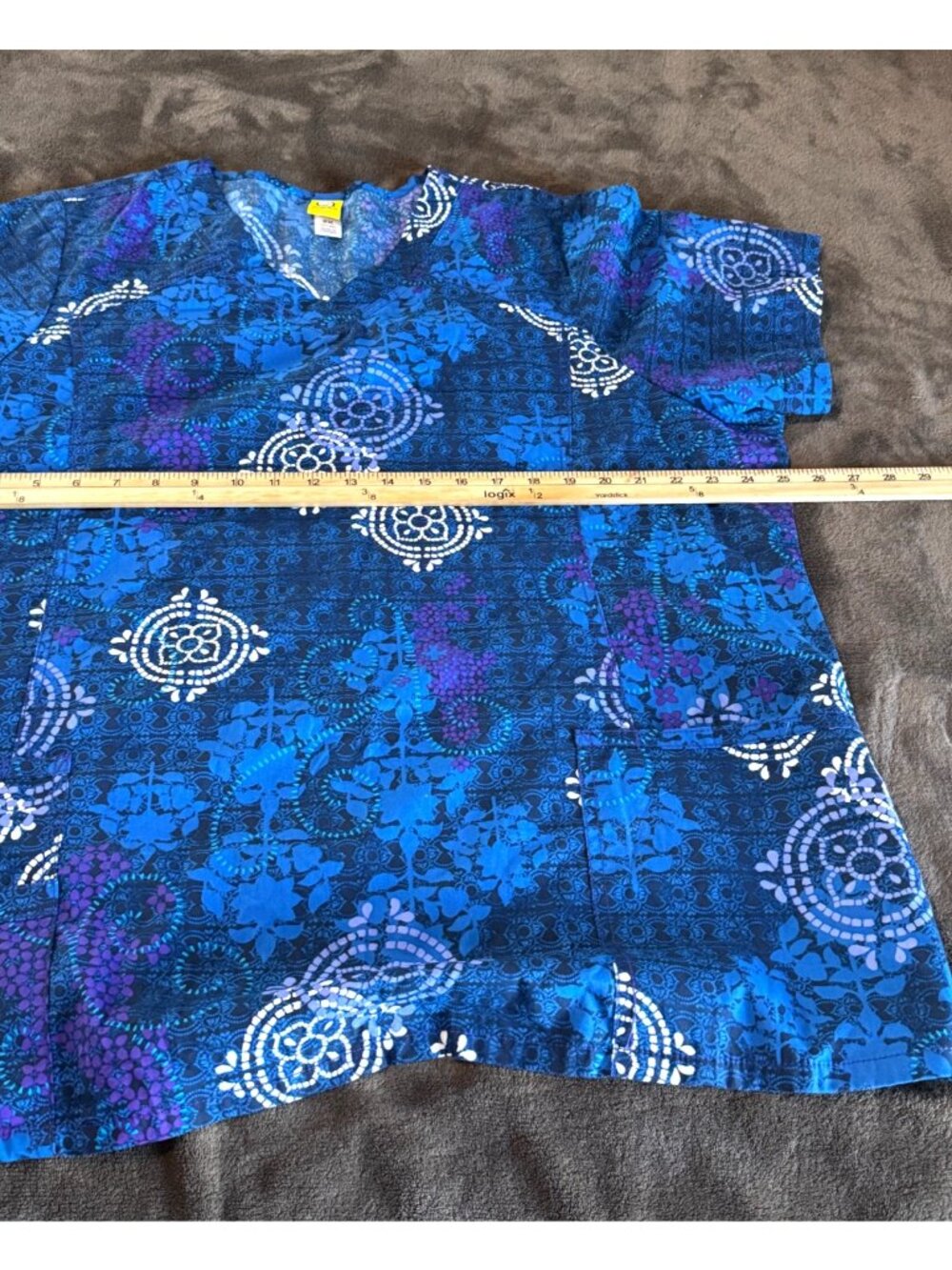 Wonderwink Plus 2X Womens V-Neck Scrub Top Blue & Purple Patterned Short Sleeve - Picture 5 of 6